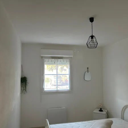 Allees De Cyrano Apartmán *